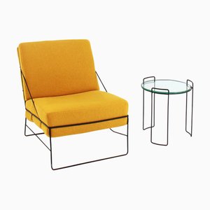 Gelber italienischer Bouclé Sessel & Beistelltisch, Italien, 1970er, 2er Set