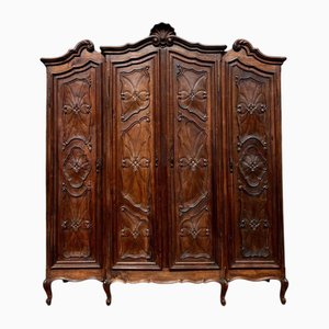 Kleiderschrank im Louis XV-Stil aus Nussholz