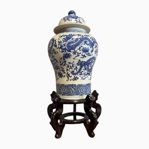 Vase Monumental Couvert en Porcelaine, Chine