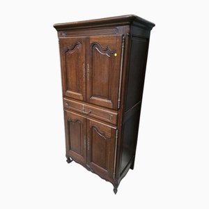 Eichenholzschrank im Louis XV-Stil