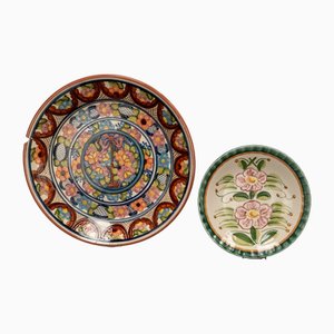 Piatti in ceramica fatti a mano da Studio in maiolica, inizio XXI secolo, set di 2