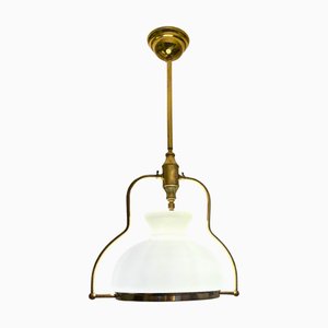 Französische Mid-Century Hängelampe aus Messing & Opalglas, 1950er