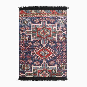 Tapis Tribal Bleu et Rouge à Motifs Géométriques Primitivistes par Rug&Kilim