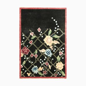 Tappeto nero con motivi floreali di Rug&Kilim