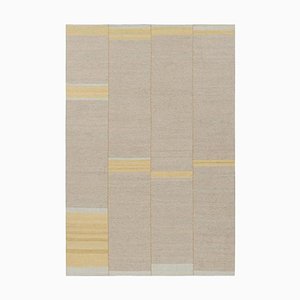 Kelim in Taupe mit strukturierten Goldstreifen von Rug&Kilim