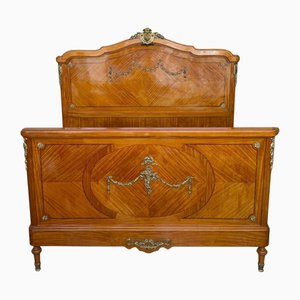 Letto neoclassico in radica di acero, Francia, 1900