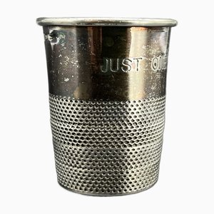 Bicchiere a forma di ditale in argento 800