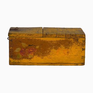 Antikes chinesisches Gehäuse im Wabi Sabi Stil, 1900er