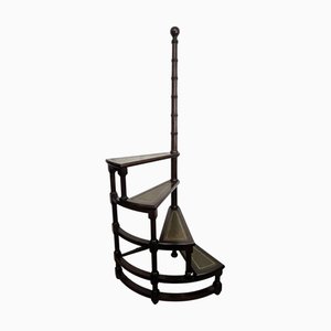 Échelle de Bibliothèque Mid-Century en Noyer Sculpté en Spirale et Cuir, Italie, 1950s