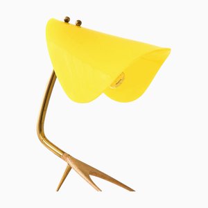 Lampada da tavolo in metallo laccato, ottone e plastica attribuita a Louis Kalff, anni '50