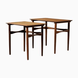 Moderne dänische Mid-Century Satztische aus Teak, 1960er, 2er Set