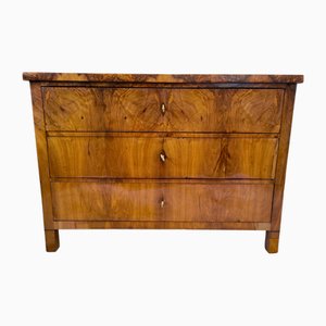 German Biedermeier Chest of Drawers in Walnut