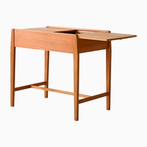 Table Basse Vintage Scandinave en Orme avec Compartiment de Rangement, 1960s