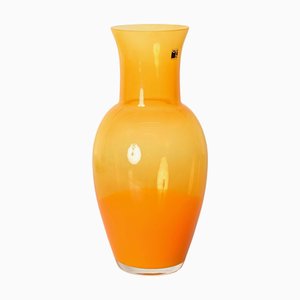 Vaso decorativo in vetro di Murano arancione, firmato e attribuito a Carlo Moretti, Italia, anni '70