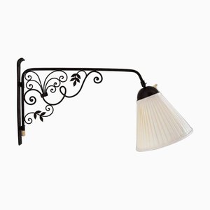 Lampada da parete moderna modello 2339 attribuita a Luco, Svezia, anni '40