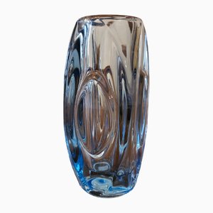 Jarrón modelo 914 Mid-Century moderno de vidrio azul de Rudolf Schröter para Rosice, años 50