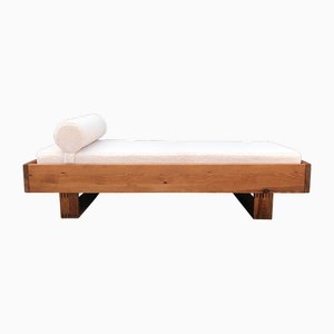 Modern Pine and Bouclé Daybed by Ate Van Apeldoorn for Houtwerk Hattem, 1970s