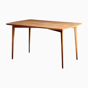 Tavolo da pranzo con ripiano impiallacciato in frassino, anni '60