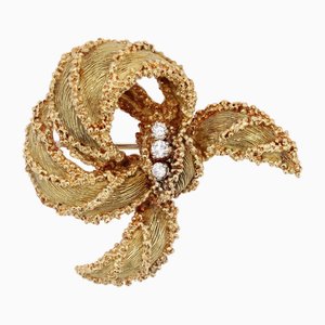 French 18 Karat Yellow Gold and Diamonds Textured Ribbon Brooch, 1960s