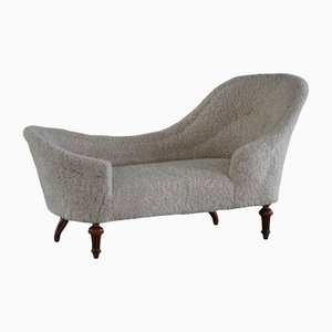 Chaise longue danesa antigua escultural de lana de cordero, década de 1890