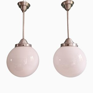 Große Art Deco Hängelampen aus weißem Opalglas, 1930er, 2er Set