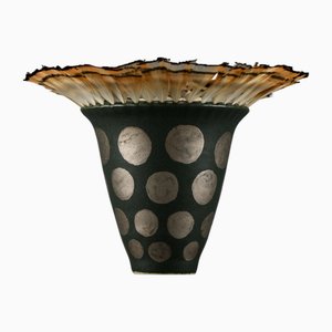 Vase mit Federn von Renate Weidner, 2004