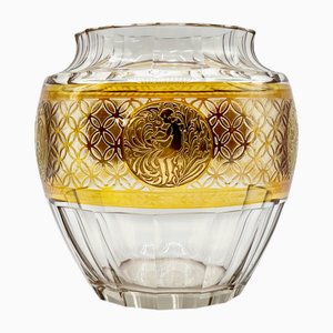 Medaglione Art Nouveau revival mitologico egiziano e vaso in cristallo tagliato a pannello nello stile di Moser, anni '20