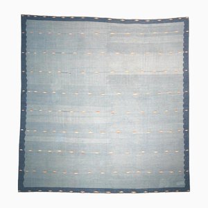 Quadratischer Vintage Teppich in Blau von Rug&Kilim