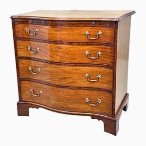 Georgian Mahogany Serpentine Chest of Drawers, 1760