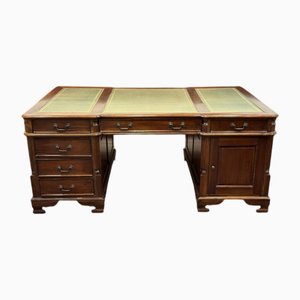 Scrivania Chesterfield in teak, Regno Unito