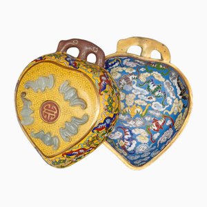 Peach-Shaped Lidded Cloisonne Enamel Box with Jade Bats, 1890s