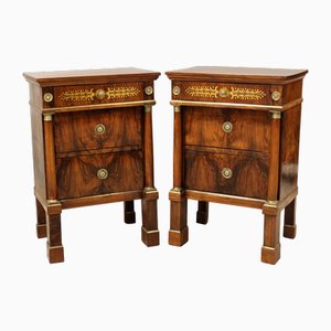Mesitas de noche Imperio italianas de nogal. Juego de 2