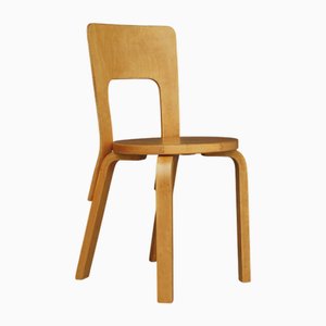 Silla auxiliar modelo 66 de Alvar Aalto para Artek, años 40