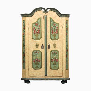Bemalte Volkskunst-Eheschrank