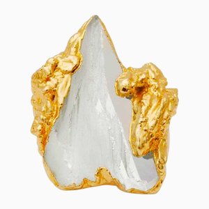 Anello Wonder Sapiens 16 scolpito a mano in bronzo placcato oro 24k di Marion Fillancq