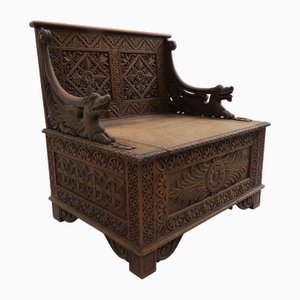 Sedile da sala intagliato in stile neogotico birmano anglo-indiano, 1880