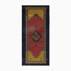 Vintage Malayer Teppich in Rot und Gold mit Blumenmedaillon