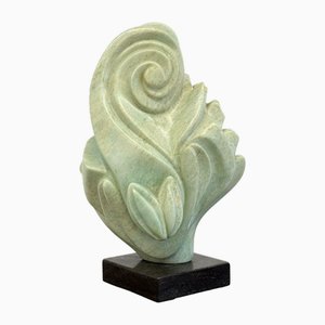 Scultura in pietra naturale verde su base in marmo, anni '80