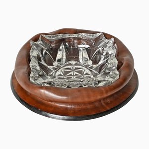 Cenicero Mid-Century moderno de cuero curvado marrón y cristal tallado, años 50