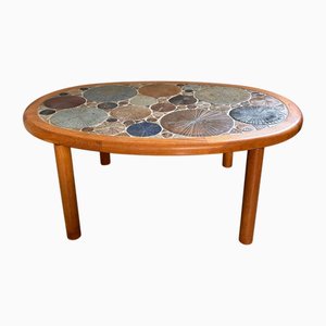 Mesa auxiliar o de centro de cerámica y madera de Tue Poulsen para Haslev, Dinamarca, años 60