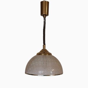 Lampada vintage ad altezza regolabile con paralume in plastica a motivi geometrici su base in ottone, anni '80