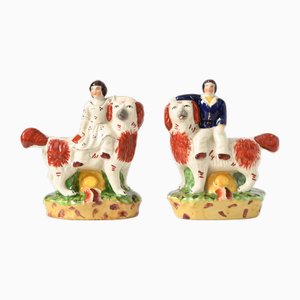 Staffordshire Kinderfiguren mit Hunden, 1900er, 2 . Set