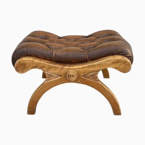 Chesterfield Ottomane aus geschnitztem Holz & Leder, 1960er