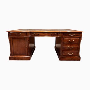 English Partners Desk from Globe Wernicke