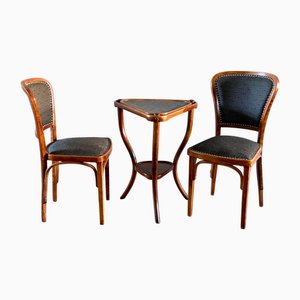 Gruppo di sedie con tavolino di Gebrüder Thonet, fine XIX secolo, set di 3