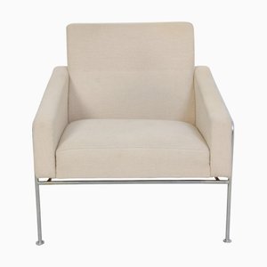 Vintage 3301 Airport Lounge Chair in Light Fabric by Arne Jacobsen, 1980s