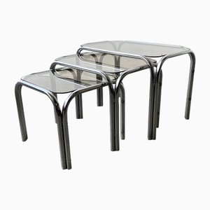 Tavolini ad incastro Mid-Century moderni in metallo cromato e vetro fumé, anni '70