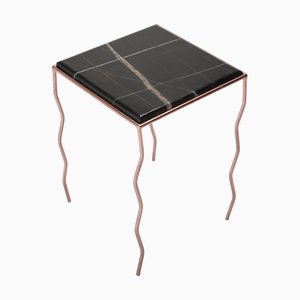 Mesa de centro Forma Prima de mármol negro cepillado y cobre de Nicola Di Froscia