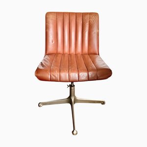 Sedia girevole P-126 in alluminio e pelle marrone cognac patinata di Osvaldo Borsani per Tecno, Italia, anni '60