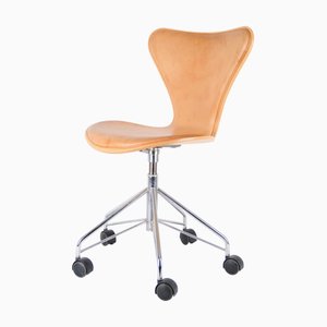 Model 3117 Seven Desk Chair in Patinated Leather with Swivel Function attributed to Arne Jacobsen for Fritz Hansen, 1950s